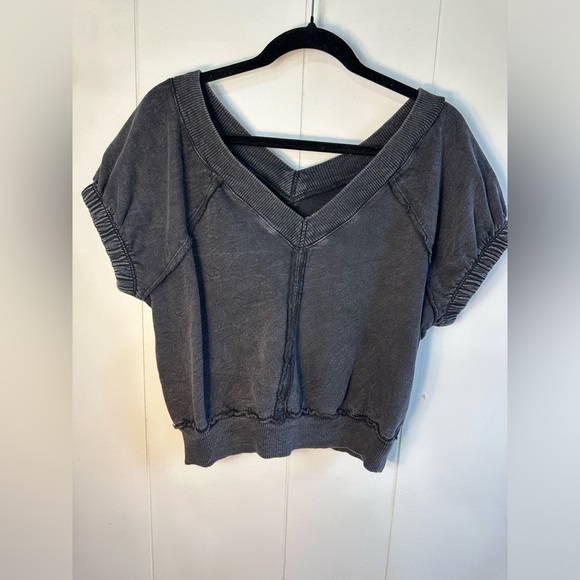Anthropologie Pilcro Dark Gray Cropped V-Neck Women’s Shirt Size Small - Picture 4 of 11
